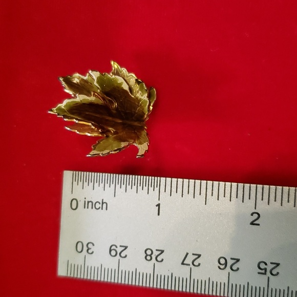 Vintage Leaf Brooch & Earrings Set Perfect for Fall or all Year long - Picture 8 of 8